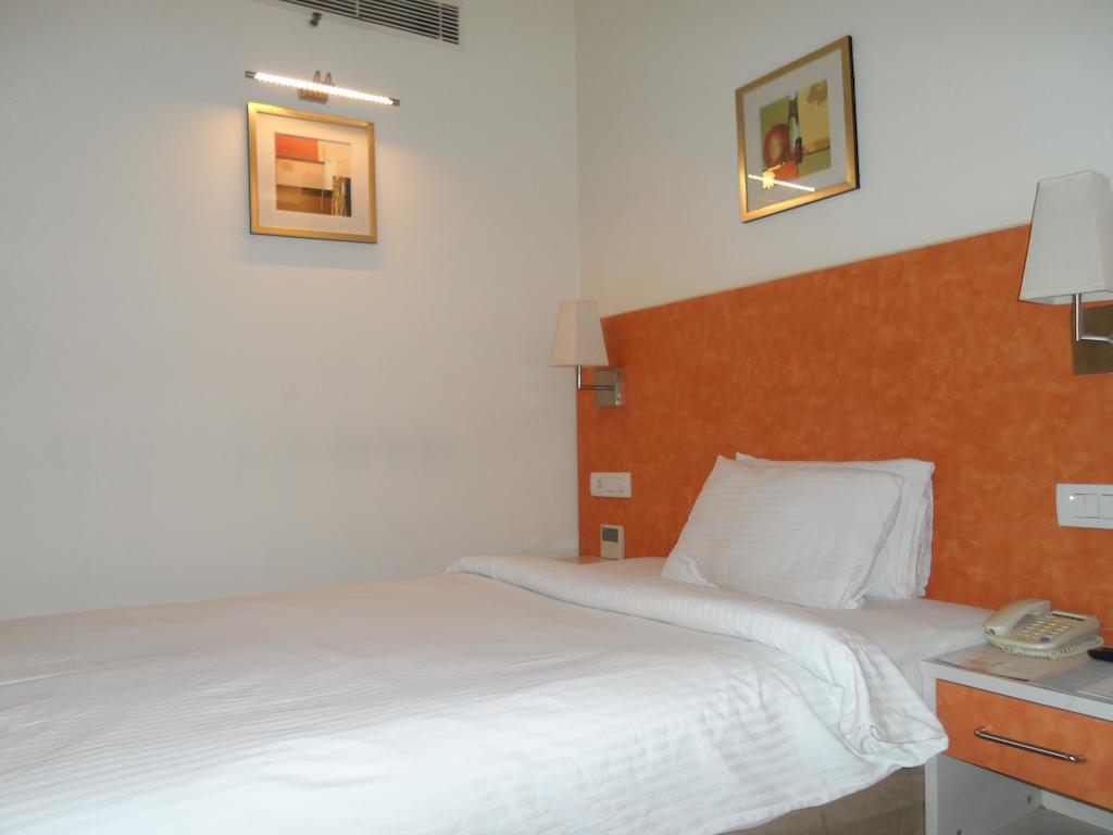 Aditya Hometel 3*